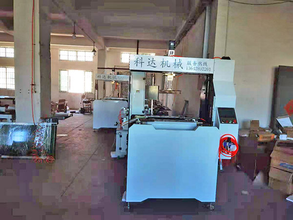 自動調模成型機應該如何操作？
